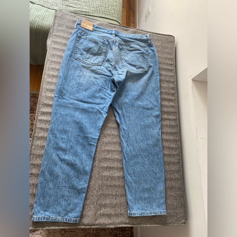 Everlane the Super-Soft Relaxed Runaround Jean in Vintage Light Blue Size 32 - Picture 3 of 13